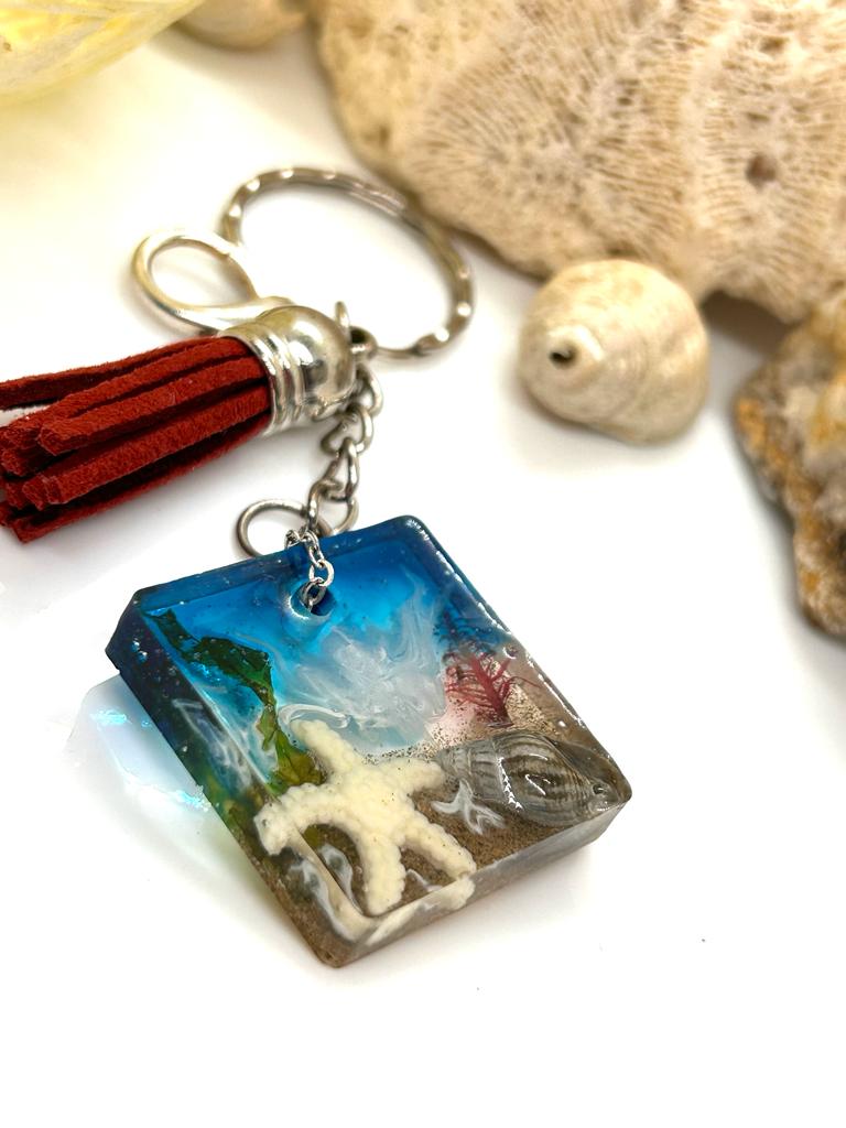Porte-clés "Fond marin" en résine avec de vrais coquillage